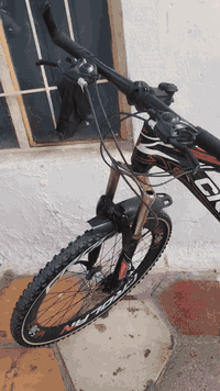 شباب اخواني بايسكل امانت الله ما اعرف اسمه البايسكل مال صديقي حجم هم م...