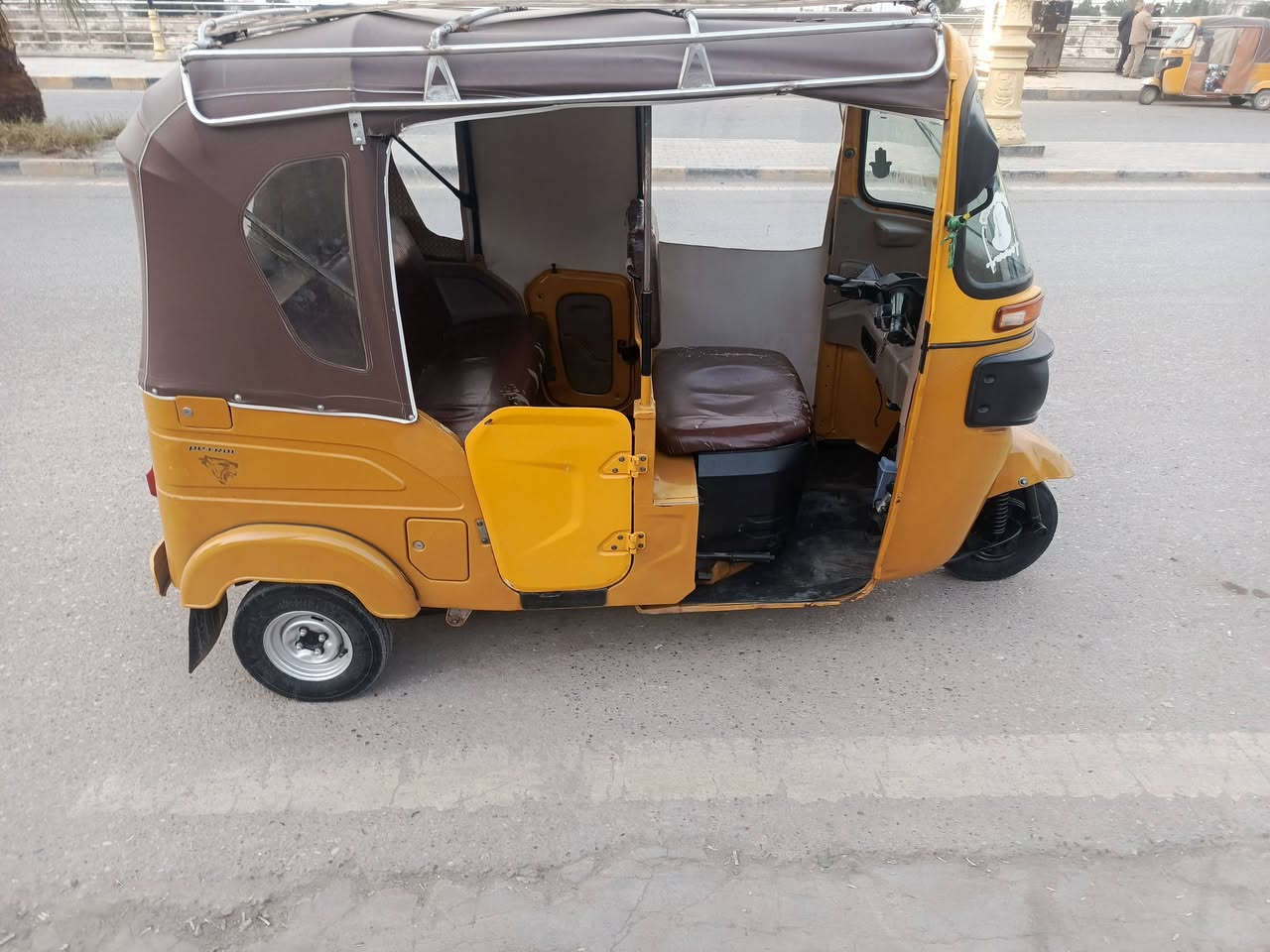 سلام عليكم تكتك لبيع وراق 21 مكينه مفتوحه سعره 6300وبيهه مجال وراقهه شاكر وكيله ***********
