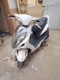 دراجه سكوتر جبليه كهربائيات شغاله مكينه بلادي الاصلي دراجه ما ناقصها ش...