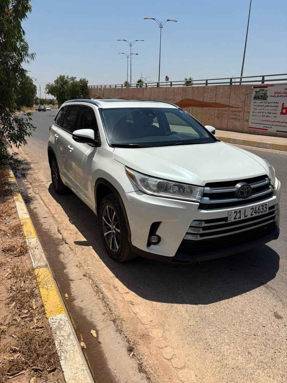هايلاندر ٢٠١٨ xle
فووول مواصفات
محرك ٦ سلندر افيلون

بيها بس بنيد صبغ بدون ايرباگ مع مكانين زغير بارد
ماشية ١٣٠
شينكة سنوية كلها جديد بسمي سياره
 سعر كلش مناسب
٢٣٤ و بيها مجال 
مكان سياره كركوك

رقم موبايل ***********
*********** كركوك, العراق
