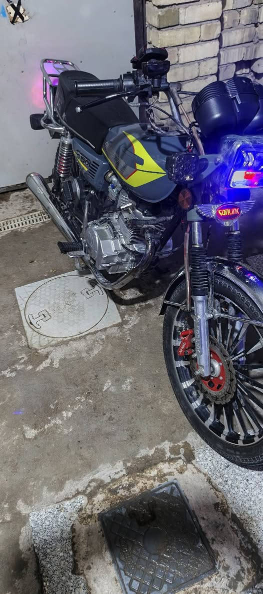 السلام عليكم دراجه ايراني موديل2025 سعره750 مكان بغداد الدوره رقم***********
