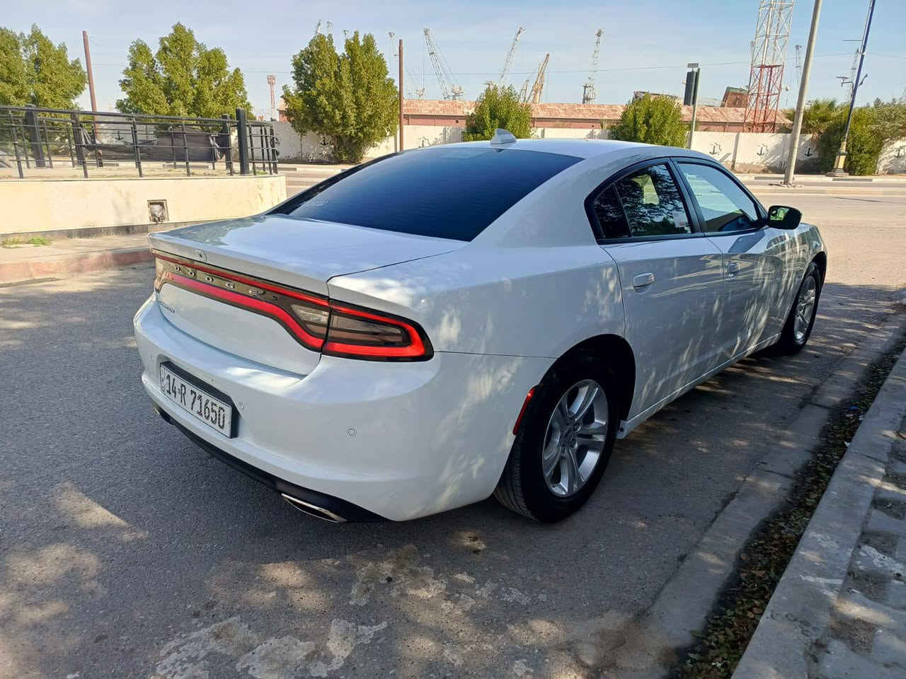 جارجر2023 اصل امريكي بيها بنيد وجاملغ 
ماشيه35 رقم بصره تحويل
سياره جديده وجاهزه ما بيها اي نفص مكاني بصره المعقل
*********** البصرة, العراق
