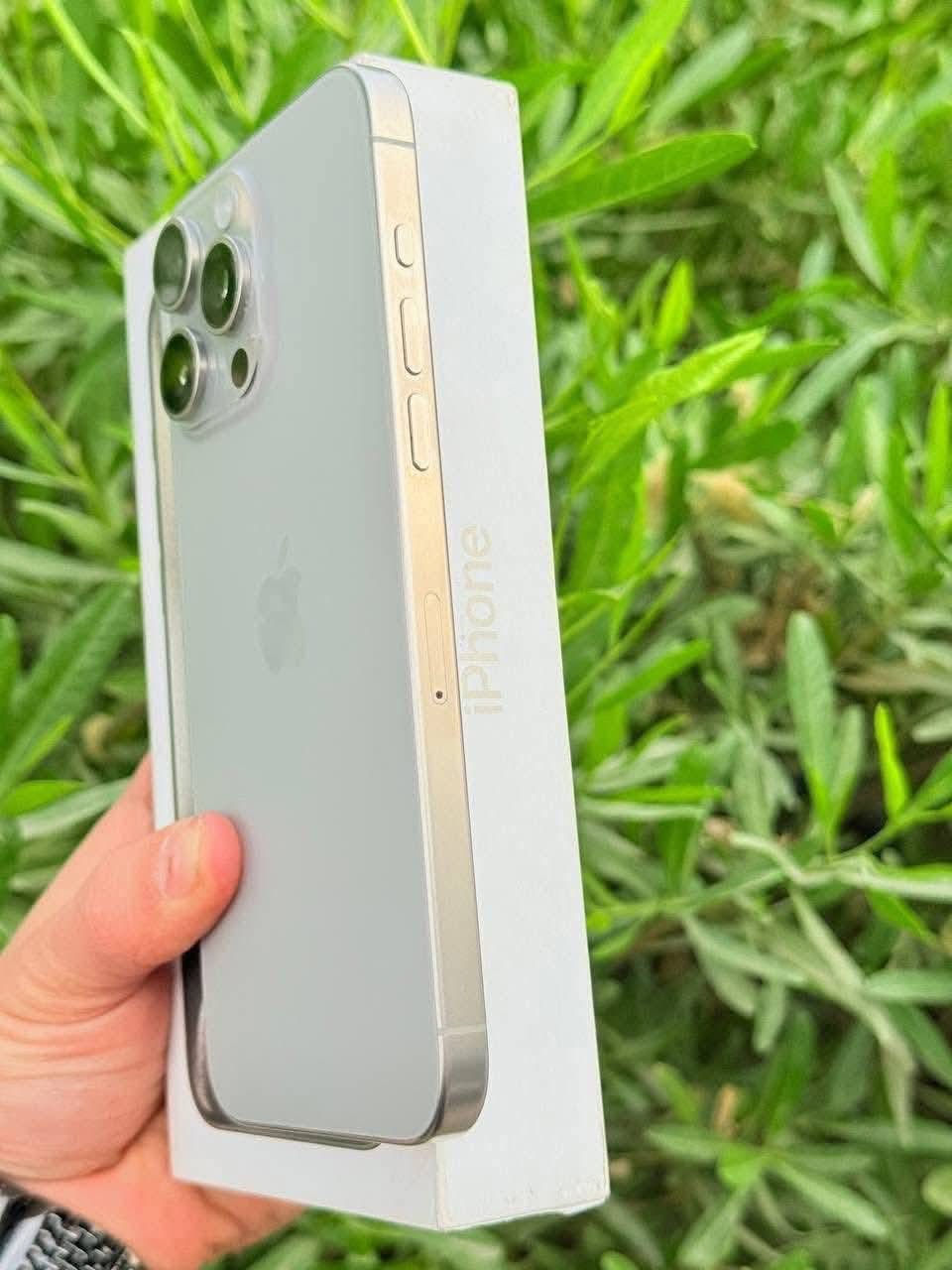 ايفون 15 برو ماكس ماستر ذاكره 256 بطاريه ٨٥ جديد لوك نضافه ميه بل ميه خيال مال زلغ مابي كامل ملحقاته وتر بروف فحص حاسبه كله نورمال يعني ممبدل بي شي شرط تفحص بالوكاله نموذج M الأصلي ✌️
لون مميز
السعر مليون و 50 الف 

العنوان بغداد ***********
