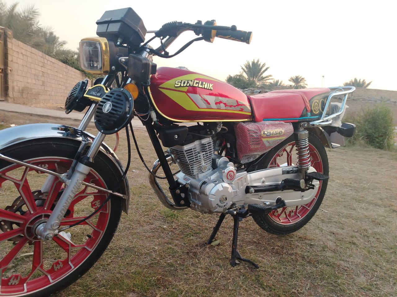 السلام عليكم دراجه سيفان للبيع موديل25 المكان مدينه القاسم
***********
