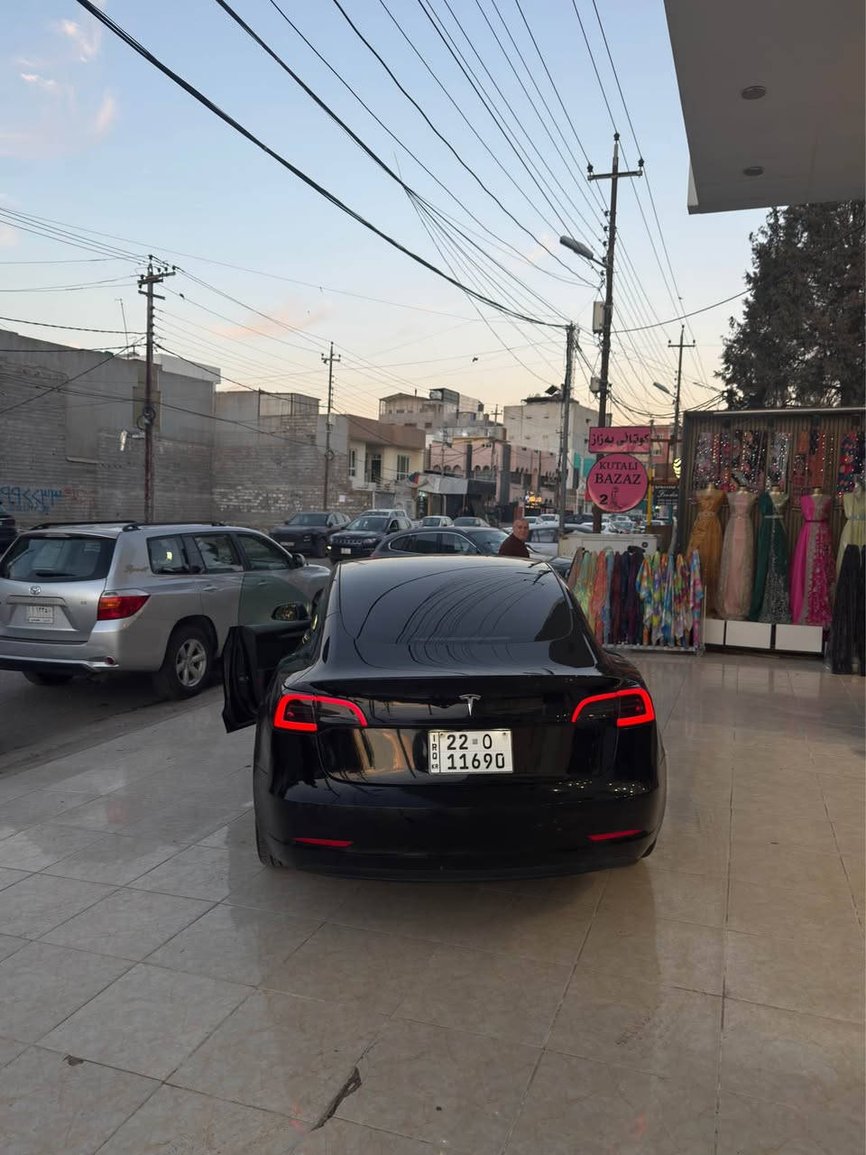 سلام عليكم
Tesla model 3 (2023) single motor 
2 پارچەی هەیە چاملغي پێشەوە و چاملغی دواوەی هەیە 
٤٥ هەزار رۆیشتییە
ئۆنلاینە
***********
*********** أربيل, العراق
