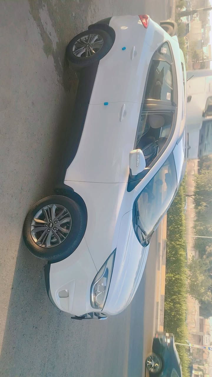 السلام عليكم
للبيع توكسن 2015
محرك 2000
بيها ربع البوند صبغ بدون دواخل شرط
سنوية لل 29
رقم اربيل
سيارة جاهزة
السعر 147 وبيها مجال بسيط
مكلف بالنشر
التواصل على الأرقام التالية
***********
***********
