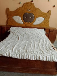 سرير • للبيع • قابل تفاوض