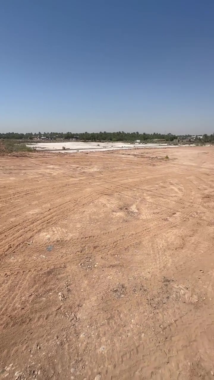 دونمين للبيع واجهة 38 متر طابو زراعي سند 25 تحويل مباشر قرب سيطره 60 مجاور البانزين خانه موقع جيد ان شاء الله سعر الدونم الواحد 150 مليون وقابل للتفاوض 
استفسار 
***********
