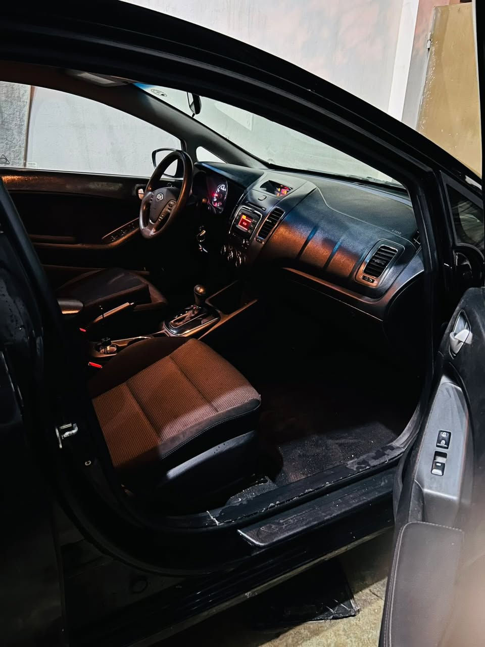 فورتي موديل ٢٠١٧ 
للبيع وبسعرك كلش مناسب 
السعر ١٠٧ فقطط
حادث السياره سطحي  بابين صبغ ومع هلال الجاملغ الخلفي 
محرك السياره دوش 
كير سياره اي تي 
تحكمات ستيرن محرك ٢٠٠٠ 
ماشيه ١٦٠ 
قطعتين صبغ
تايرات السياره جديده 
باقي المواصفات المعروفه 
مكان السياره سامراء 
الاتصال ***********
