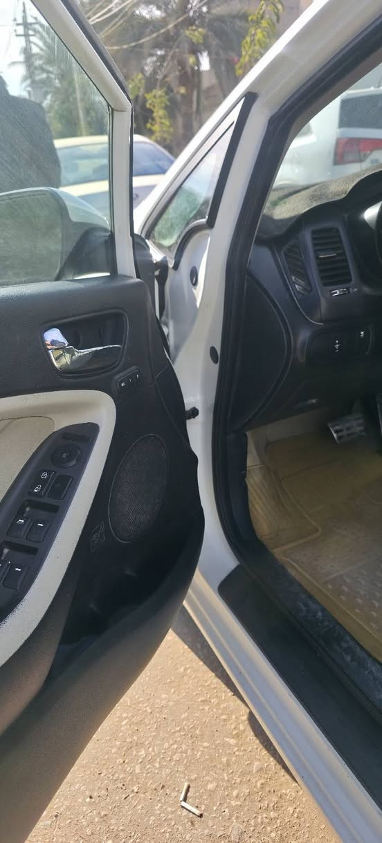 سيراتو خليجي مديل ١٣ فول لل اخير كفاله عامه سنويه لل٢٨ مكان كربلاء السعر ١٢٥ حساس أمامي خلفي فتحه بصمه خزن ميموري تدفئه كشنات تبريد قطعتين ***********
