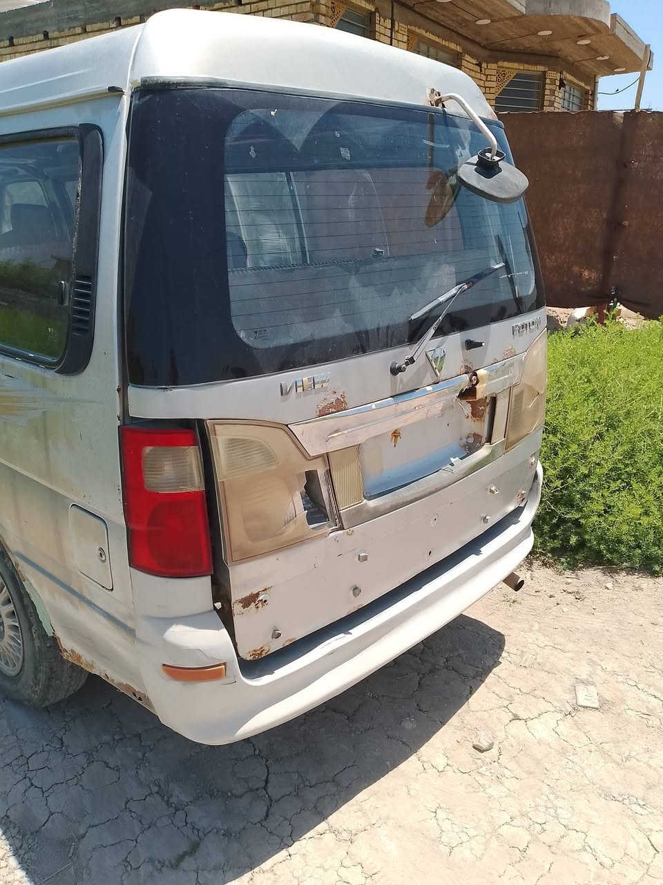سلام عليكم فتون للبيع موديل 11 مكينه تنقص صفاحها حلوه هاء داخلها كير اكسل خير من الله بيها خيسات يرادلها ترتيبات ب45وبيها مجال بسيط رقمها كربلاء مصفره هيه وغرمات وظربه *********** مكاني مسيب
