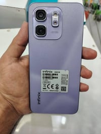 انفينكس هوت 50i • ٢٥٦ • شاحن فقط