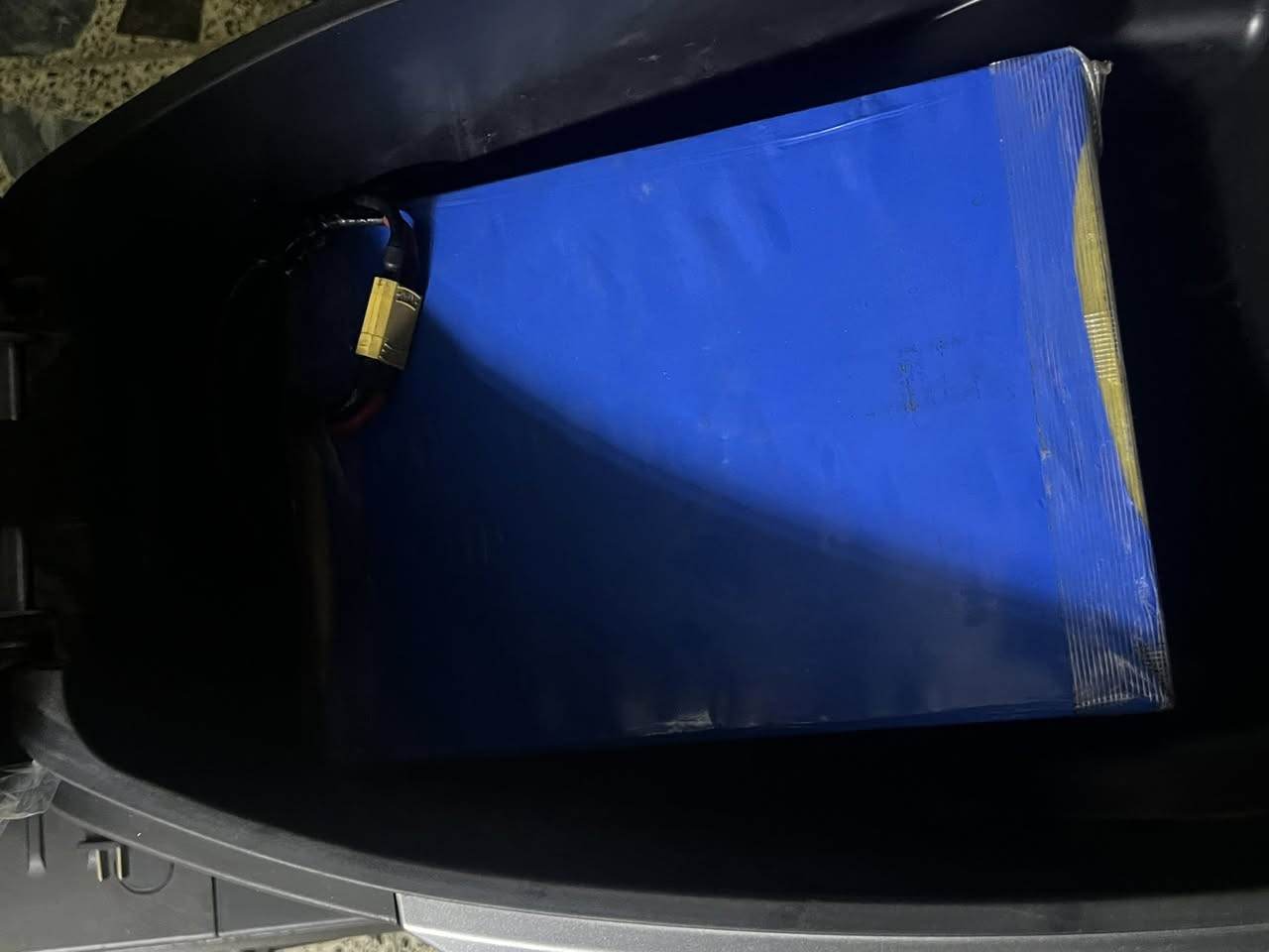 متاح دراجه شحن للبيع فول مواصفات بطاريات ليثيوم مكاني بغداد سعر عل خاص ستعمال قليل *********** بي واتساب
