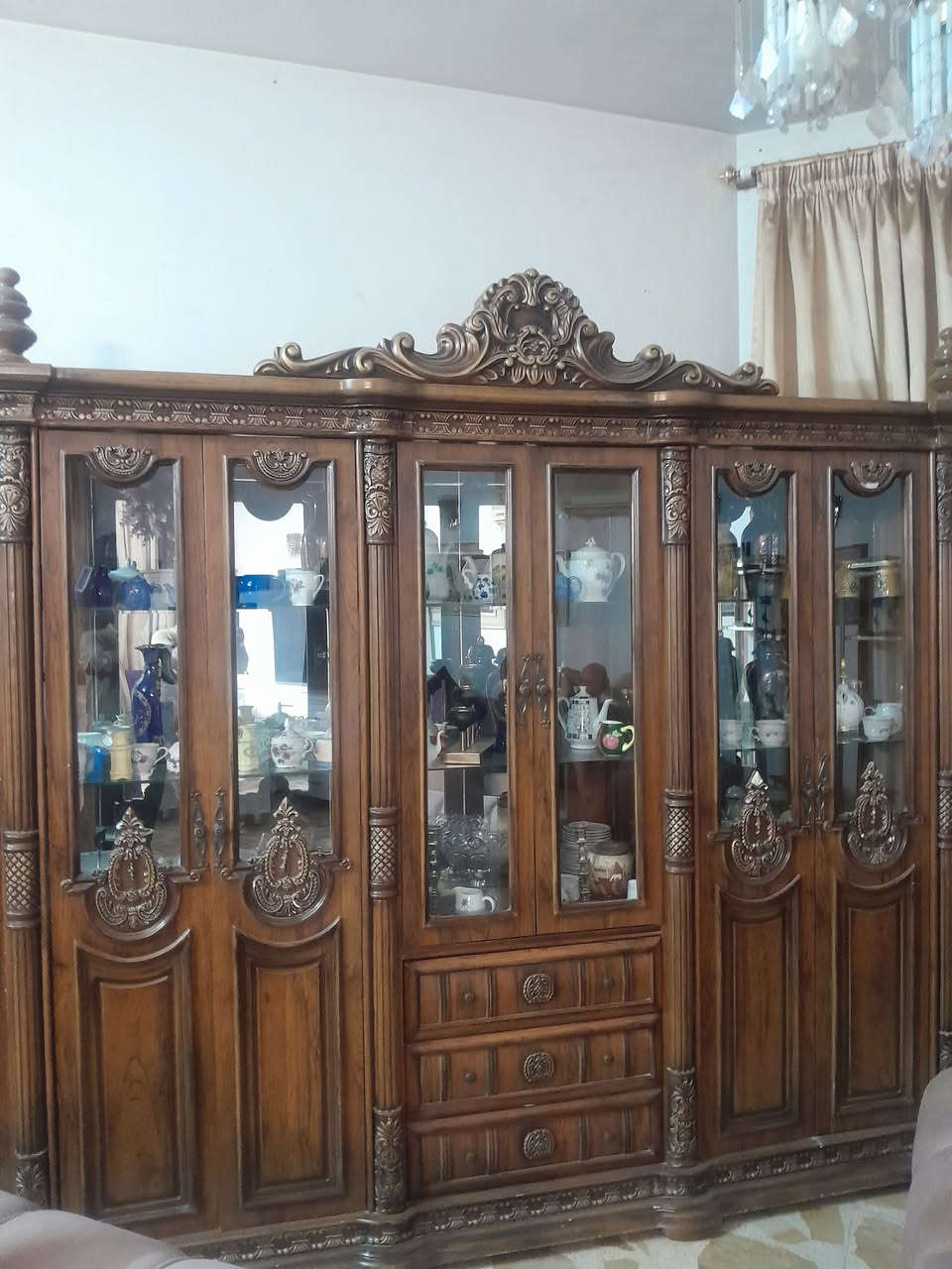 للبيع اغراض بيت  مستعملة اخو الجديد نظيفة جدا للتواصل على الرقم التالي
واتساب  ***********
