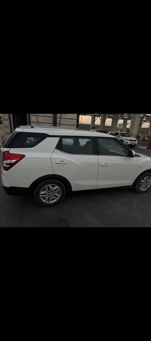 سانكيونك تيفولي 2016 كاز 
محرك جديد 
السياره بيها باب السائق مصبوغ فقط 
كلها جديده وجاهزه رقم أربيل 
هزه جديده 
للبيع أو المراوس 
*********** وتساب فقط
السعر 100$
