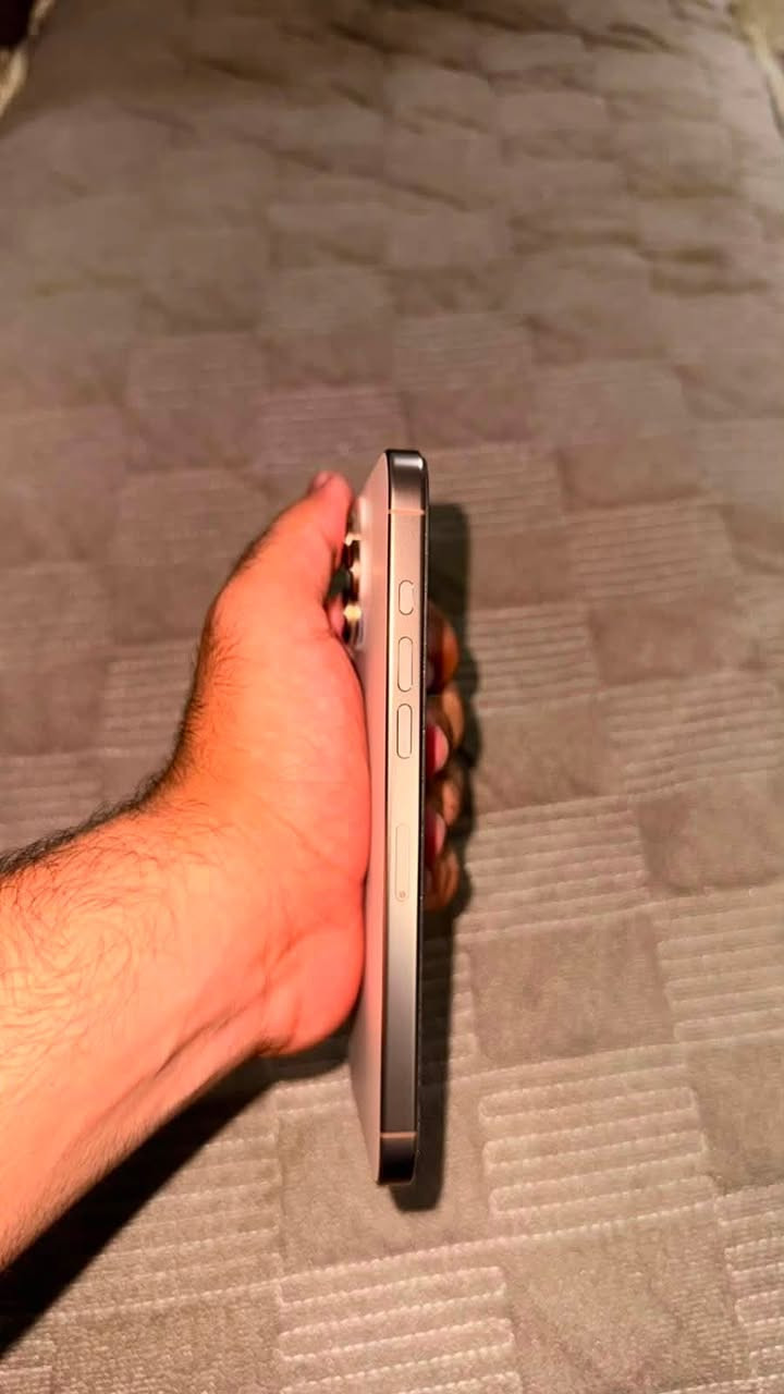 ايفون 16 برو ماكس  📱بطارية🔋 100‎%‎  ذاكرة 256 الجهاز بنظيف كلش اخو الجديد  ضمان ماستر وبعده داخل الضمان ملحقاته ويا + لون دزرت الصحراوي المميز ✨السعر 1450 قفل 
*********** وتساب
