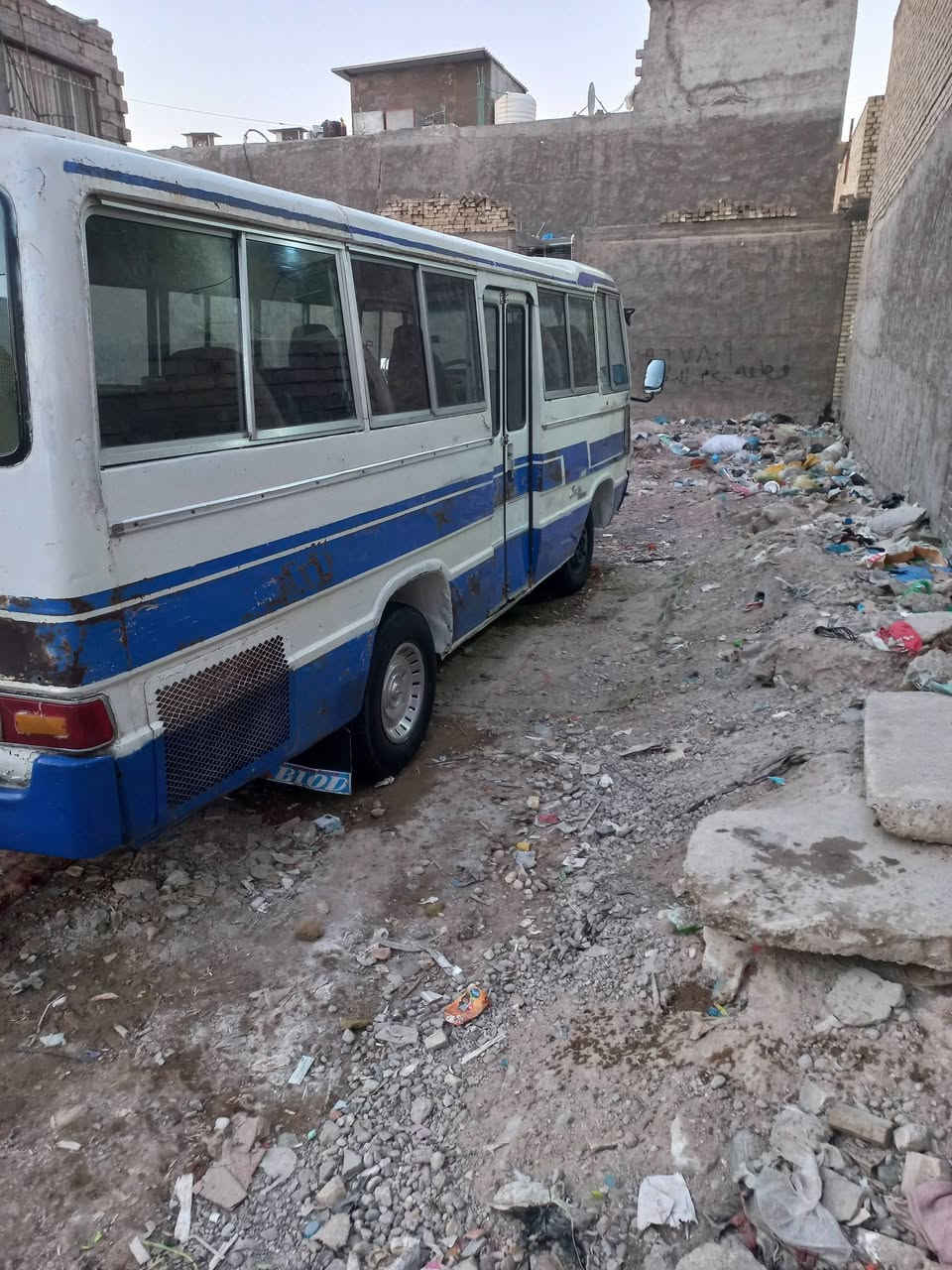 السلام عليكم كوستر كصيفه موديل 81 تخم تاير جدد كشنات راس الثور كهربائيات كله شغاله مكينه وكير حاويه كاز كرنفال سوبر صفر السعر ٦ ملايين ونص مكاني بغداد العبيدي ***********
