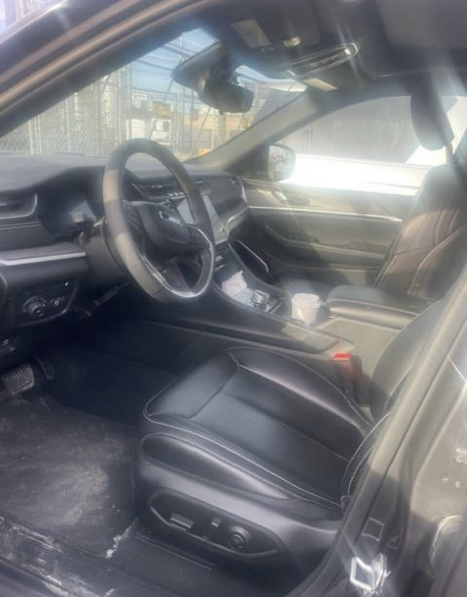 سلام عليكم
سيارة 2024جيب كراند شيروكي فئه 4xe السيارة هايبرد و كهرباء و بانزين ماشيه 24 سيارة جديد معنى الكلمه احلى من صوره مكفوله كفاله عامه مكان بغداد 

سعر ب 30 $ بيها مجال قليل كلش 
سياره مصلحه وكفاله عامه 
متواجد وتساب فقط 
***********
