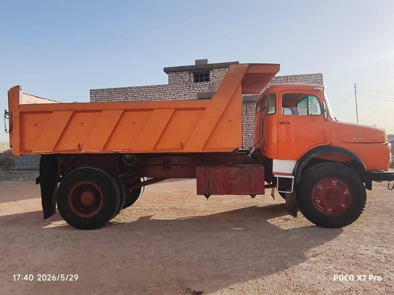 سلام عليكم للبيع قجمه موديل 82بلاديه مكفوله كفاله عامه سعر 47وبيه مجال باقي تفاصيل عل رقم ***********
