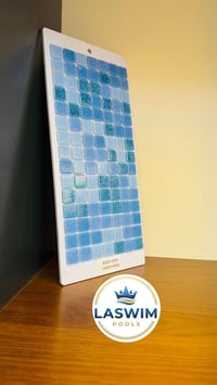 فخامة المسبح تبدأ من السيراميك الصدفي✨ اختياراتنا مصمّمة خصيصاً للمساب...