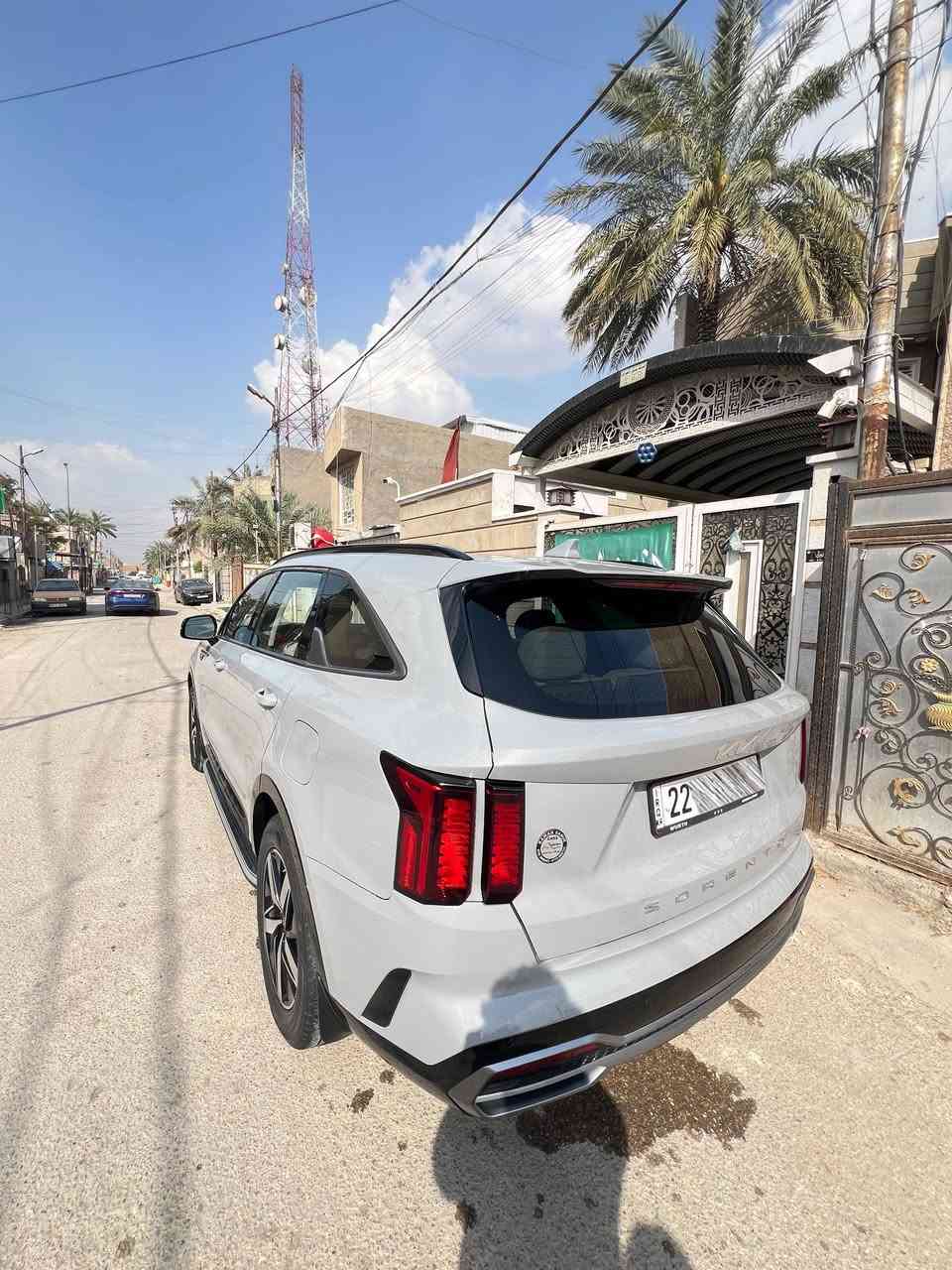 السلام عليكم كيا سورنتو 2022 وار دأمريكي حادثها كلين فقط دعامية بدون ايرباك سيارة جديدة  لون سمنتي السيارة Ex بنوراما بصمة جلد داخل ابيضّ مميز رادار امامي وخلفي وجانبي حساسات دوسات جانبية اصلية محرك 2500 تيربو صندوق كهرباء رقم أربيل بسمي مكان  بغداد السيارة ***********
