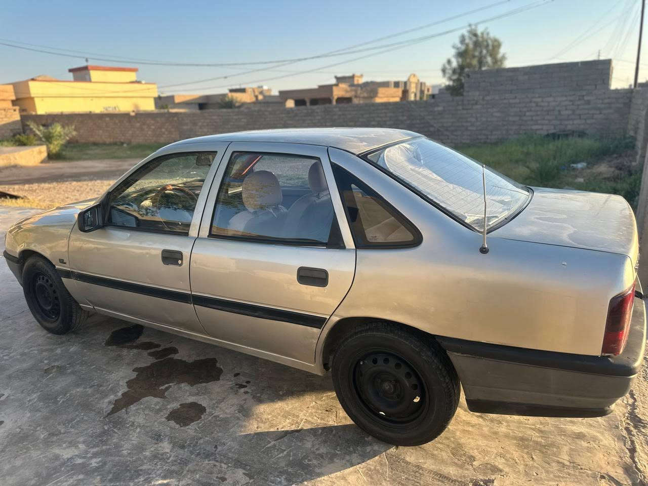 اوبل فكتره موديل 1993
مكفوله كفاله عامه 
محرك كير شرط 
قطرت صبغ مبيهاا
السياره مناقصها شي 
رقم صلاح الدين دولي السعر ٣٨ وبيه مجال
سنويه الى 2030
***********

