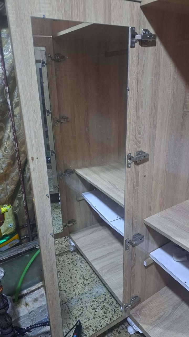 السلام عليكم كنتور للبيع بابين ولبابين بيهن مرايه  تفصال اصلي هاي الطبقه لبيضه اني من يمي مسويها  السعر 210وبي مجال حك الجيه


**إذا كنت صاحب هذا الإعلان وتريد حذفه لأي سبب، رجاءا أرسل رسالة إلى الدعم الفني**