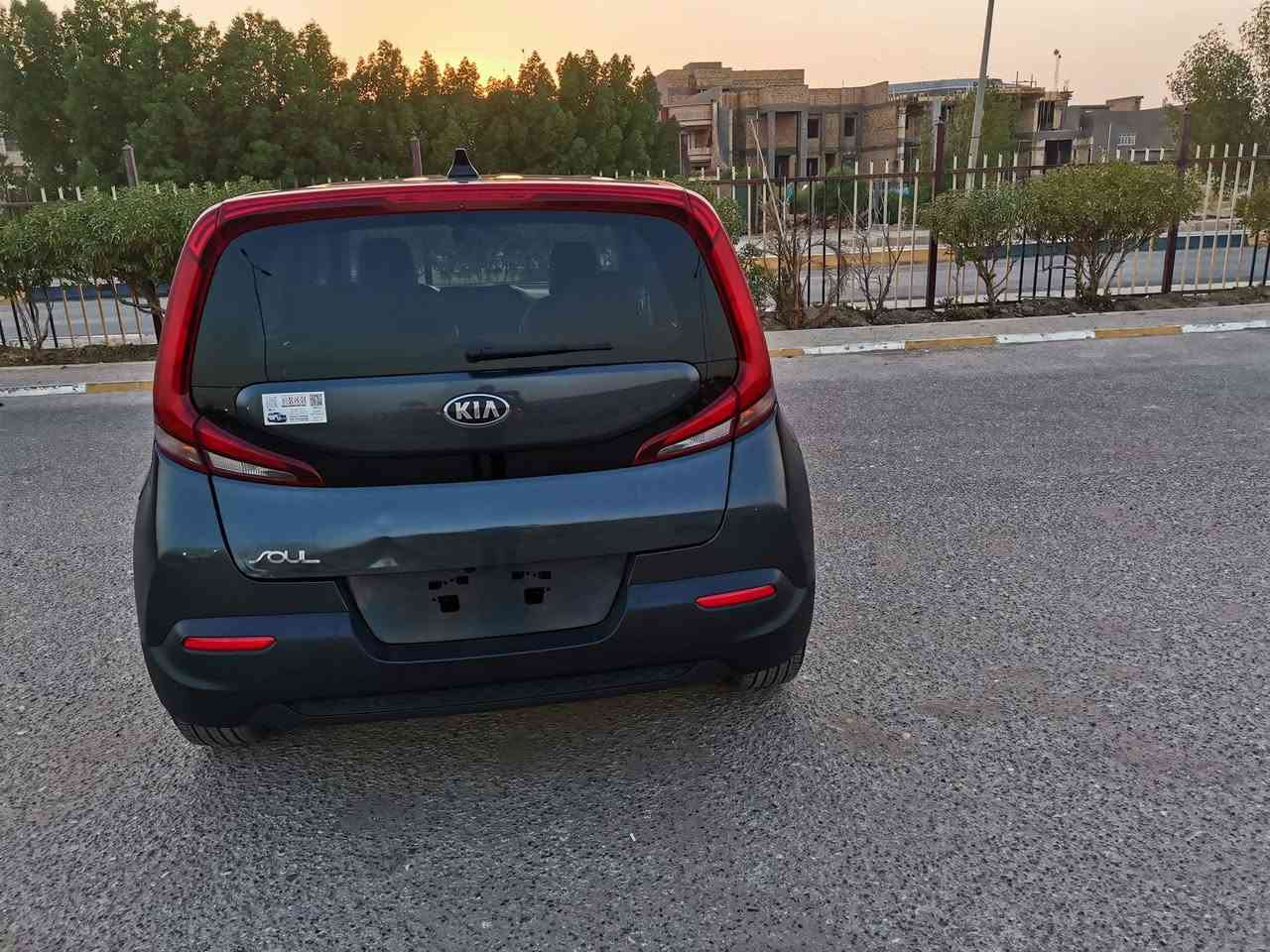 السلام عليكم
كيا صول موديل 2021

سيارة حلوه حادثها خفيف موضح بصور ومرفق معاه سونار 

ماشيه 83Km قابل للزيادة 

محرك 2000 دوش 

نظامين سياقة عادي وسبورت

داخل لونين

مسجل شاشة

كار بلاي

مانع انزلاق 

اطفاء ذاتي عند التوقف ( اقتصادي)

رقمها بغداد 

سعرها 150$ وبيها مجال

📞رقم الهاتف ***********

