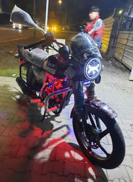 اخون مكلف دراجه سلونك ديوان مديل 24 مستعمل 32 يوم جديد منفيس بصمات سويجات دراجه تخبل وشرط تجي وتشوف بعينك زيرو لون يخبل مكاني مجمع الدور محرك 200 ضاغطه. هورن بوش اصلي زنون امبثري جديد مفوله السعر مليون 300 وبيها مجال اتصل وتشلع عيوني ***********
