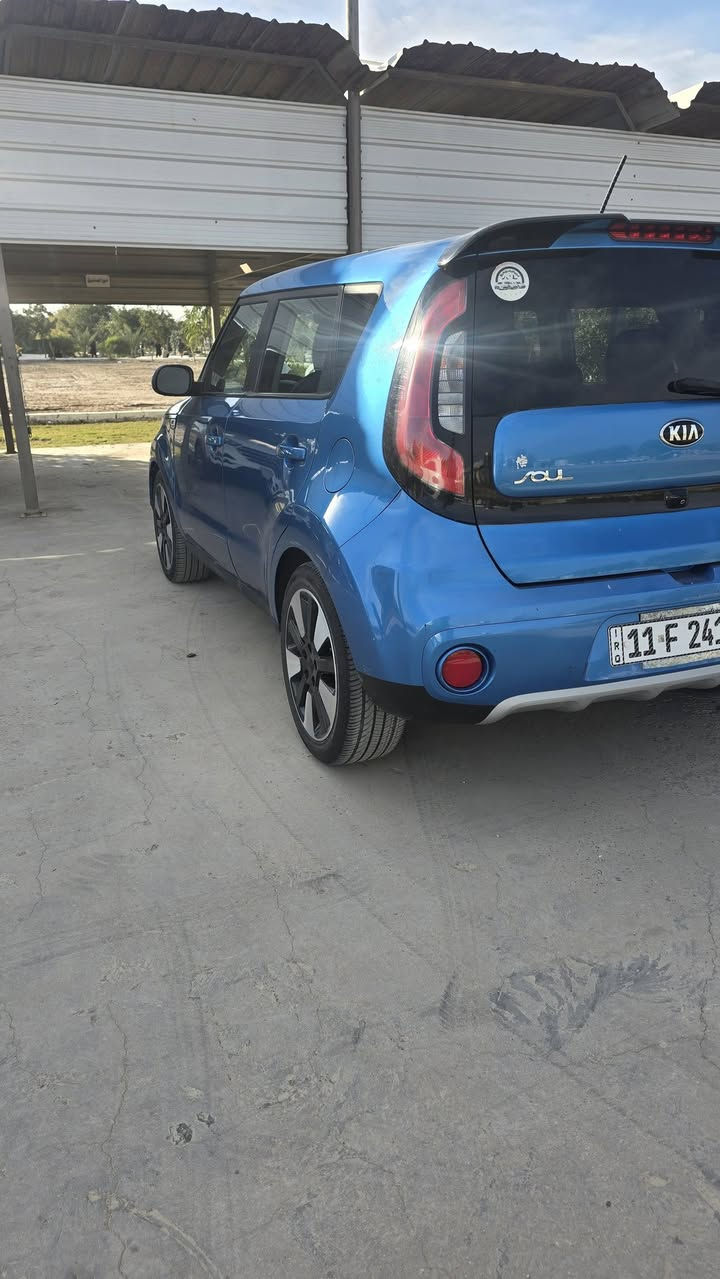 سلام عليكم للبيع فقط
كيا سول ٢٠١٩ وارد امريكي الحادث والسونار واضح بالصور بجم كبس السيارة بدون اي نقص بيها طختين هم موضحهن محرك ٢٠٠٠ شاشة كامرا ويل كب 
السعر ١٣٨ ورقة مكاني كربلاء 
للاستفسار الاتصال ***********
