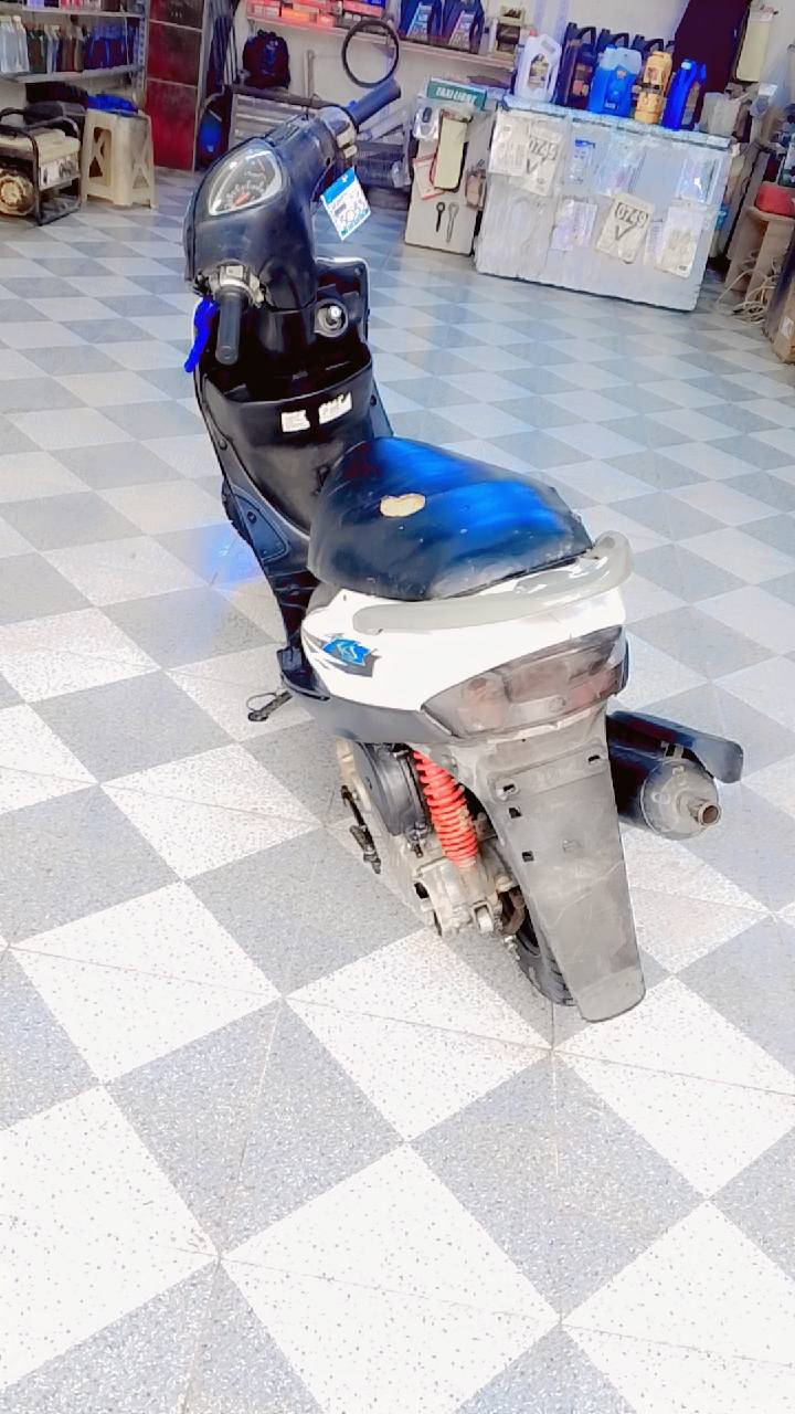 اسلام عليكم متاح ماكس عدله بوشه  55بلاد  اي نقص برغي مابيه صالنصه اف ام اصليه ام لصجمه  كهربائيات شغاله   نضيفه جديده كله دراجه  دبلاته جدد طسته ناعمه  شلعه شك لكاع شرط تعلك بيك  معدله  حلو سريعه  مكاني بغداد سيديه السعر 550  رقمي واتس ***********
