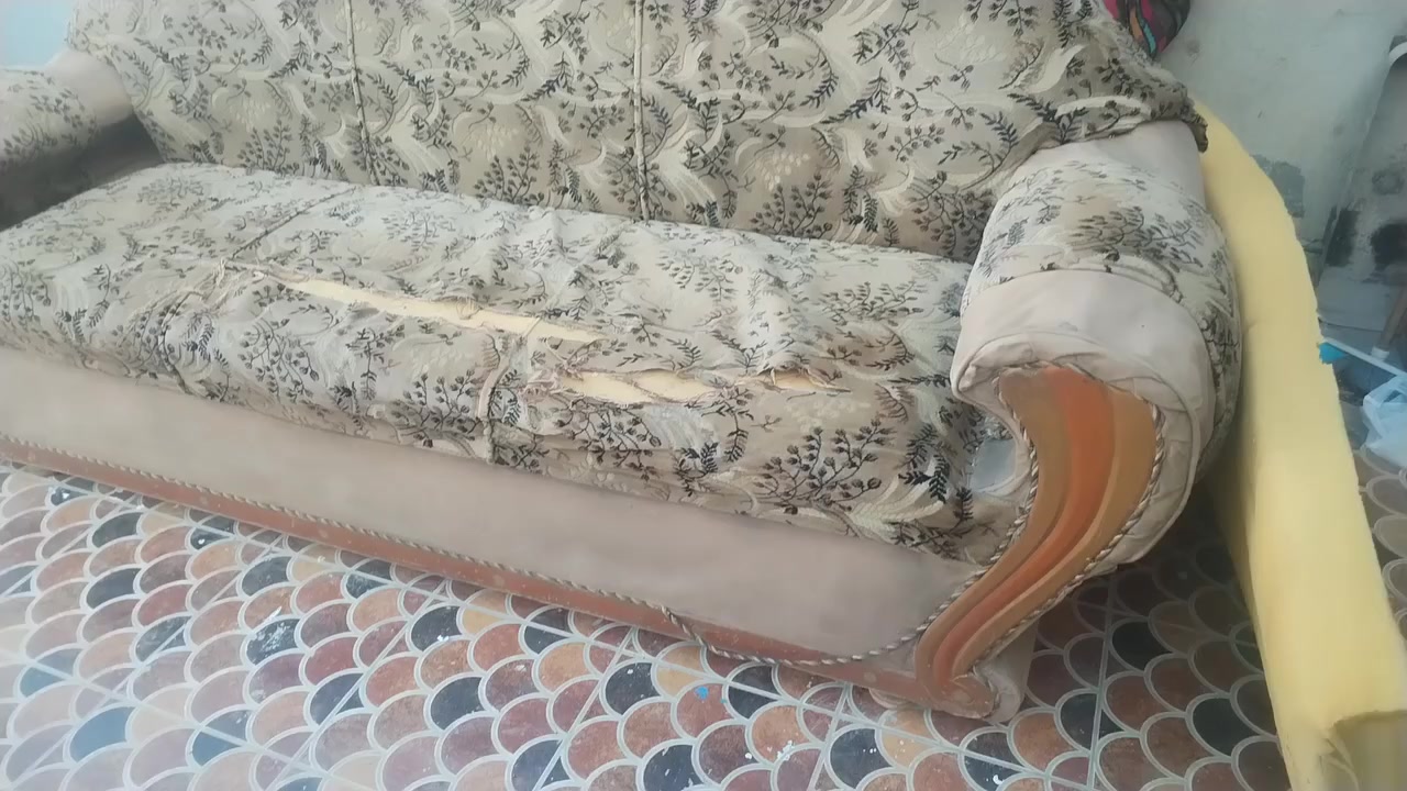 قبل،، وبعد،، الوان حسب الطلب، دوشمه..تخم المستعمل..وتصليح..واضافه.السفنج.
.اسعار مناسبه شغل درجه اولئ..متوفر تفصال حسب طلب

واتساب،، ***********
