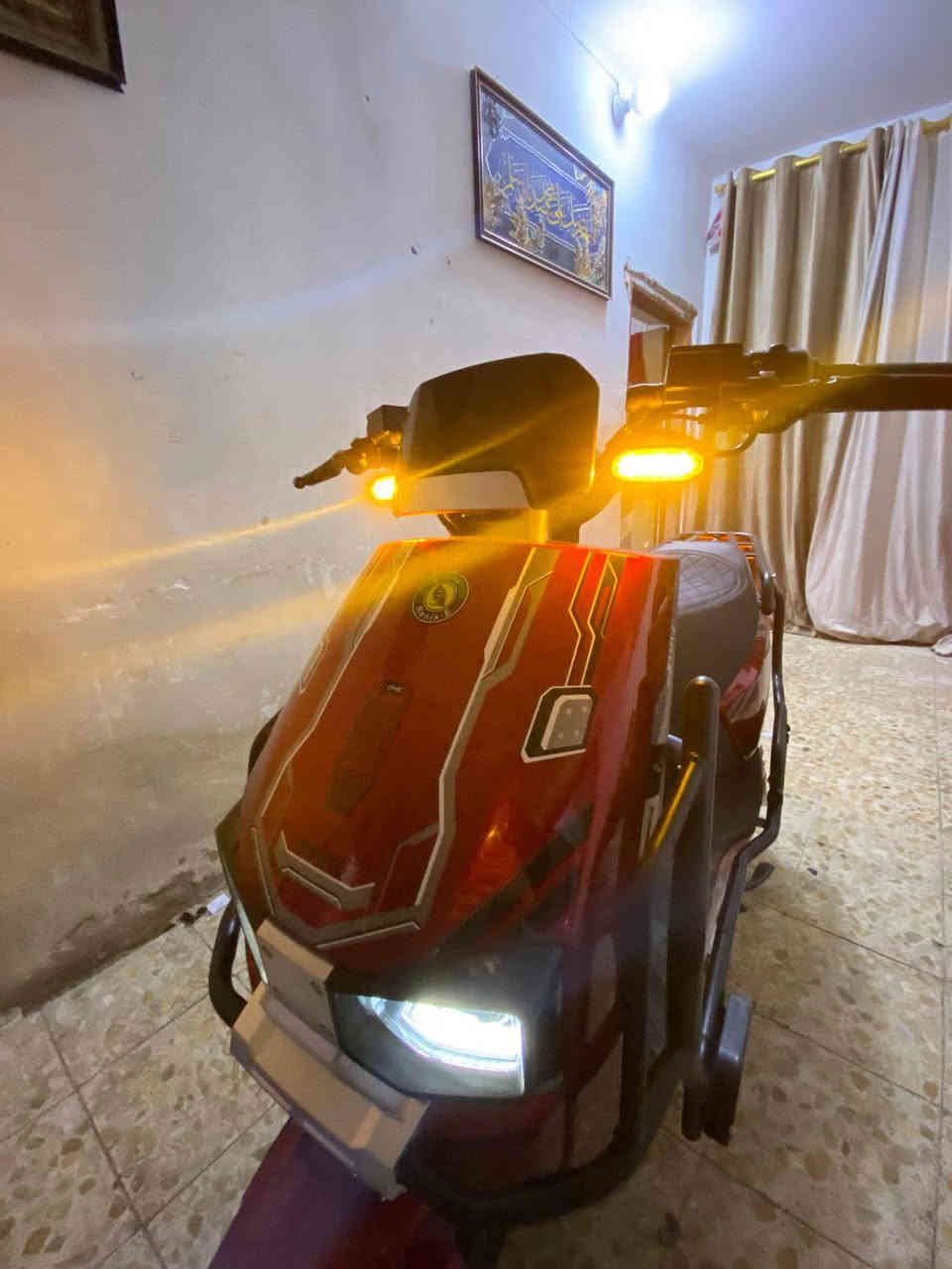 سلام عليكم 
دراجه شحن موديل2025
سرعه100
60V
2500 واط 
نضافه شاهد الله 99 اخو جديد 
اضاء LED شاشه تقرا عطلات ول سرعه ول كيلو متر ول شحن دراجه ماشيه 150 بس 
ويلات رياضي 
سعر 875 الف قابل للتفاوض 
مكاني نجف للستفسار موصفات اكثر رقمي واتساب
***********   ***********
