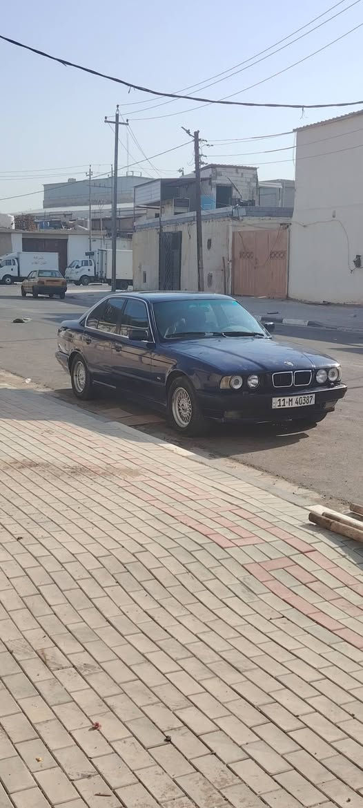 السلام علیکمبی ام 520محرك مودیل 2? مسکر الفين کیر اوتو لون نیلی رقم انکليزي
بغداد السنويه لل 29عضم تخم تایر تبرید 
فول کهربائات مابیها نقص سنتر لوك شغال 
اربع بیبان وجنطه جام کھربائی ارب بیبان السياره جاهزه حلوه السعر 60وبيها مجال 
بسيط للتواصل ***********
