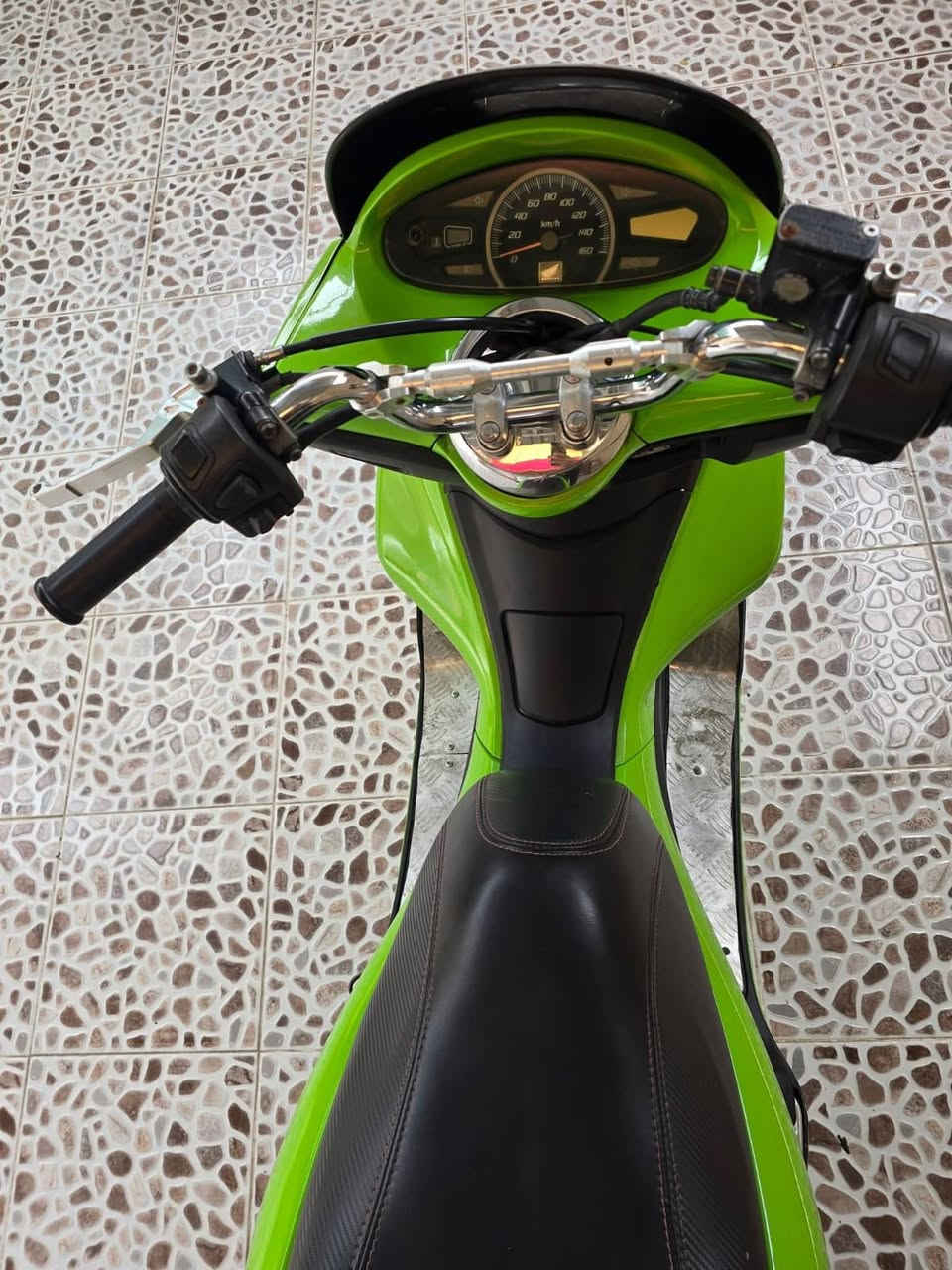 سلام عليكم
pcx /جيل اول jf  /150c
دراجة خير من الله كفالة تجي تفصح يلا تشتري 
حساس ازدحام 
حساس ستاند 
 لون مميز 
يدات بريك رياضي  تخم تاير جديد دهن امزويل 
سعرهة 1500و بيهة مجال شراي اتصل  مو شراي لا دوخني رحمه ع والديك 
*********** /مكاني ديالى بعقوبه باب درب
