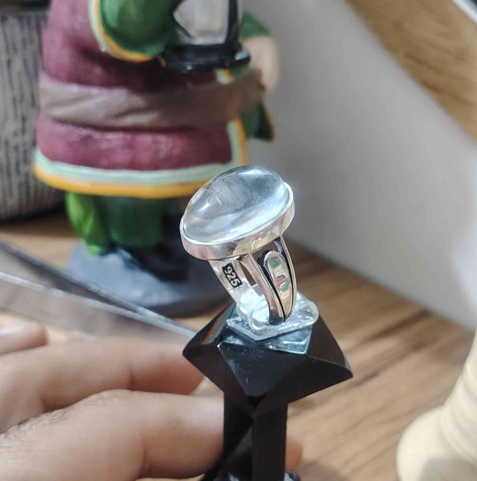 خاتم من حجر الدر النجفي الأصلي الصافي
صياغه ثقيلة وجميلة فضه عيار ٩٢٥
يوجد توصيل إلى جميع المحافظات
التواصل ع الخاص او ع الواتساب ***********
