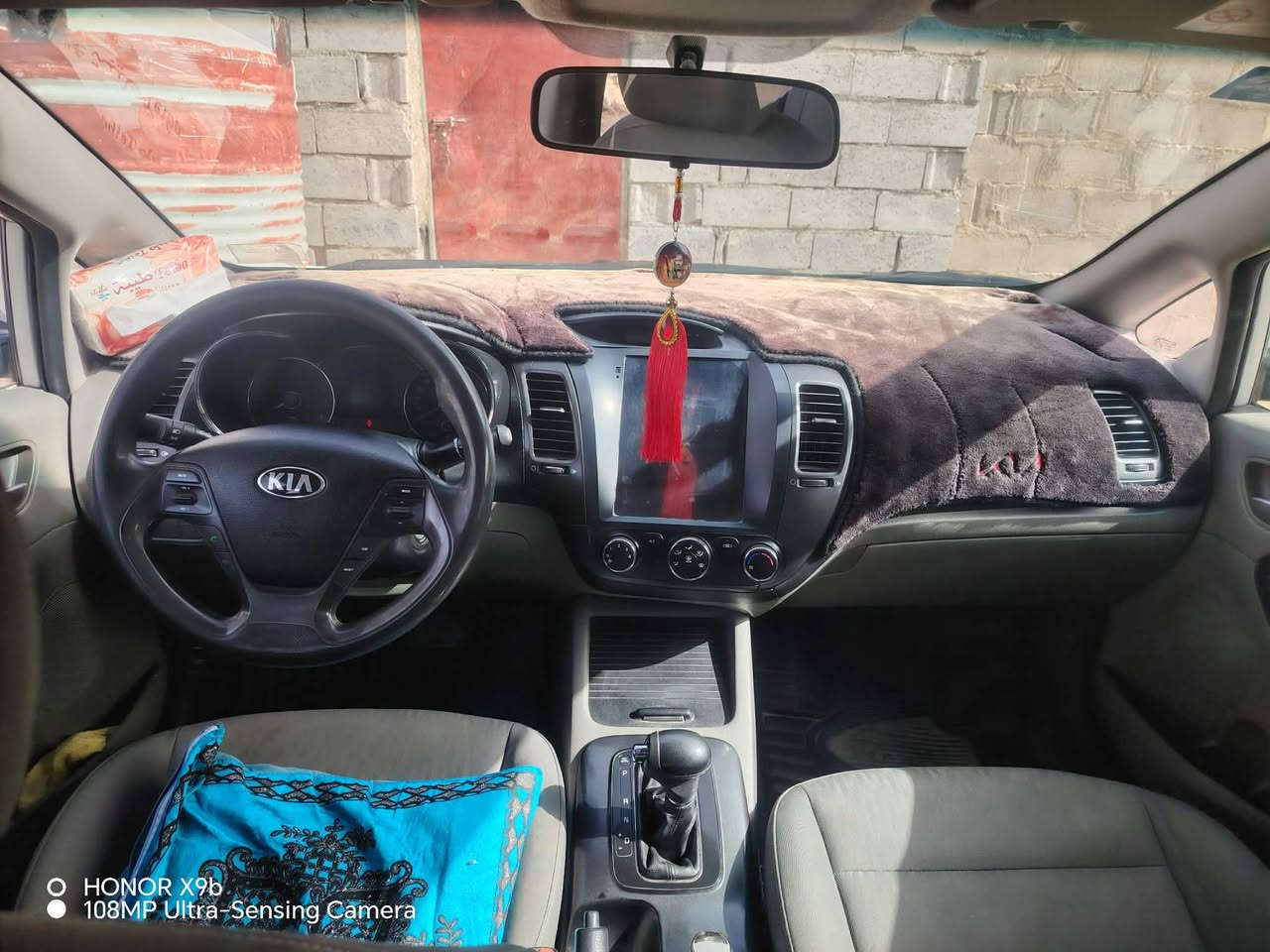 السلام عليكم
للبيع كيا سيراتو خليجي مديل 2016 رقم بغداد  بيه رشات صبغ 

مكان السياره السماوه الرميثى 
الرقم ***********
