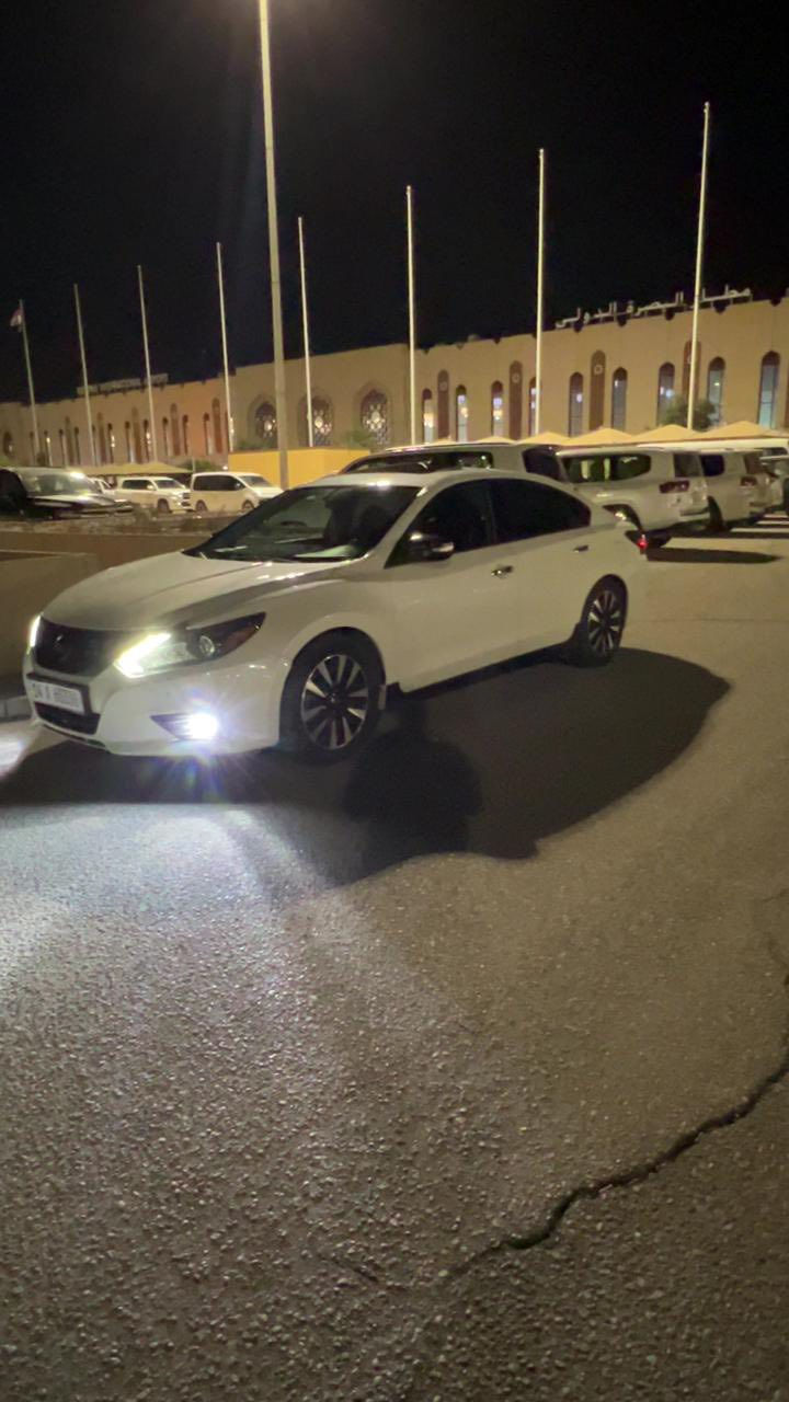 نيسان التيما موديل 2018 وارد امريكي بچم كبس حادثها بابين مبدلات ومصبوغات داخله كلين السياره بالميناء صايره بيها ضرر بابين الصفحه اليمين مبدلات وربع من مدكر وربع من باب الخلفي الصفحه اليسار السيارة فول مواصفات LS تحكم ستيرن جهتين فتحة قماره كشنات جلد تدفئه ستيرن هيتر حساسات خلفيه اماميه شاشة،كامره ياباني اصل مكينة 2500 مكاني البصرة
 السعر 128 $ بيها مجال بسيط


**إذا كنت صاحب هذا الإعلان وتريد حذفه لأي سبب، رجاءا أرسل رسالة إلى الدعم الفني**