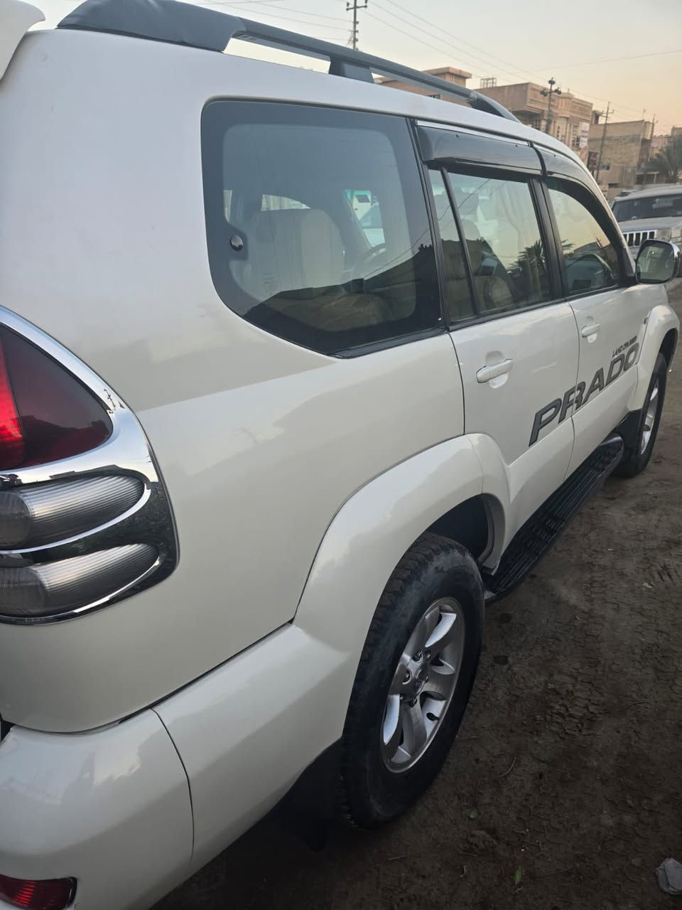 برادو ٢٠٠٩ ستة اسلندر السيارة مكفولة من البارد و الضربة و الصبغ المكينة و الكير مكفولات بعدهن على وضع الشركة و تخم تاير جديد و رقمها بغداد بسمي تحويل ثاني يوم للاستفسار ***********
