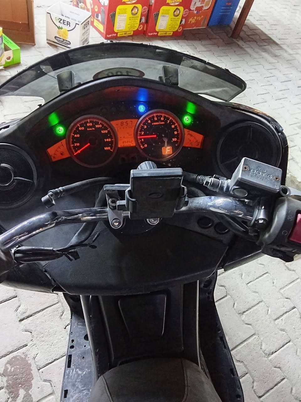 الدراجة 0 /10 S7 كمرك اوراق مطابقة
3تحويلات s7 
عميية الدراجة (الگير ملغي)
مكينة مفتوحة  مابيها تبخير او دخان 
السعر 7 ورقات وبيها مجال للشراي يتصل 
مكاني زعفرانية شارع الكهرباء 
رقمي***********
