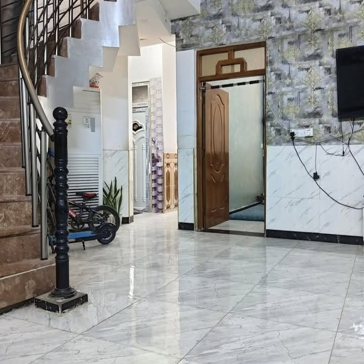[[بسم الله الرحمن الرحيم]]
    🏡     🏘      🏚 

مسحوب عن طريق الإسكان 

#يوجد_مشتمل للبيع 

#العنوان  الفلوجة 
#في حي الشهداء بال 23 

✅المساحة :  150م 
غرف عدد 3
استقبال 
صالة 
مناور 
مطبخ
صحيات  
  
                       #بناء 🧱 : بلوك 
      
     #شارع 🏞️⬆️⬆️ : 20م  

  #السعر_محدد_من_قبل_البائع 
           
        ⚖️⚖️   نوع الملك : طابو صرف تحويل مباشر  🏙 

# السعر الكلي  110 مليون 
            # تدفع 70 مليون مقدمه 
        و 40 مليون اللمصرف الإسكان على شكل قسوطات 
        شهريه 
__________________________________

للأستفسار⛔🖲️ : مراجعة 
🥇#مكتب_الدوحه_للعقار 🥇
العنوان شارع المنجزات قرب مجمع أحمد عريبي 🚗🚖
__________________________________

#ملاحظة//📋📑 اذا لديك عقار تريد تعرضة للبيع او تريد تشتري عقار قم بمراسلة الصفحة او اتصال على لارقام الموجودة+ واتساب
            
         #للأتصال_او_واتساب 📞  ***********
         #للأتصال_كورك.   📞.      ‏‪***********

#بيع_وشراء_الدور_السكنية_والزراعية_العقارات_في_مدينة_الفلوجة #مكتب_الدوحه_للعقار_بيع_وشراء_العقارات_بسعر_مناسب
#عقارات_الانبار_الفلوجة
