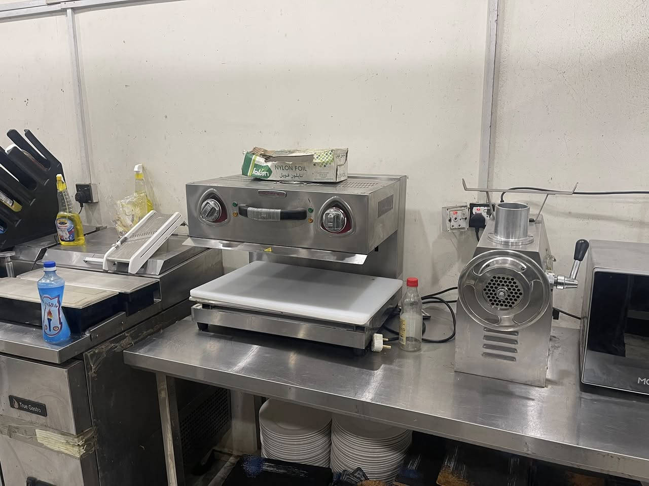 غراض مطعم البيع كولش جداد ***********
