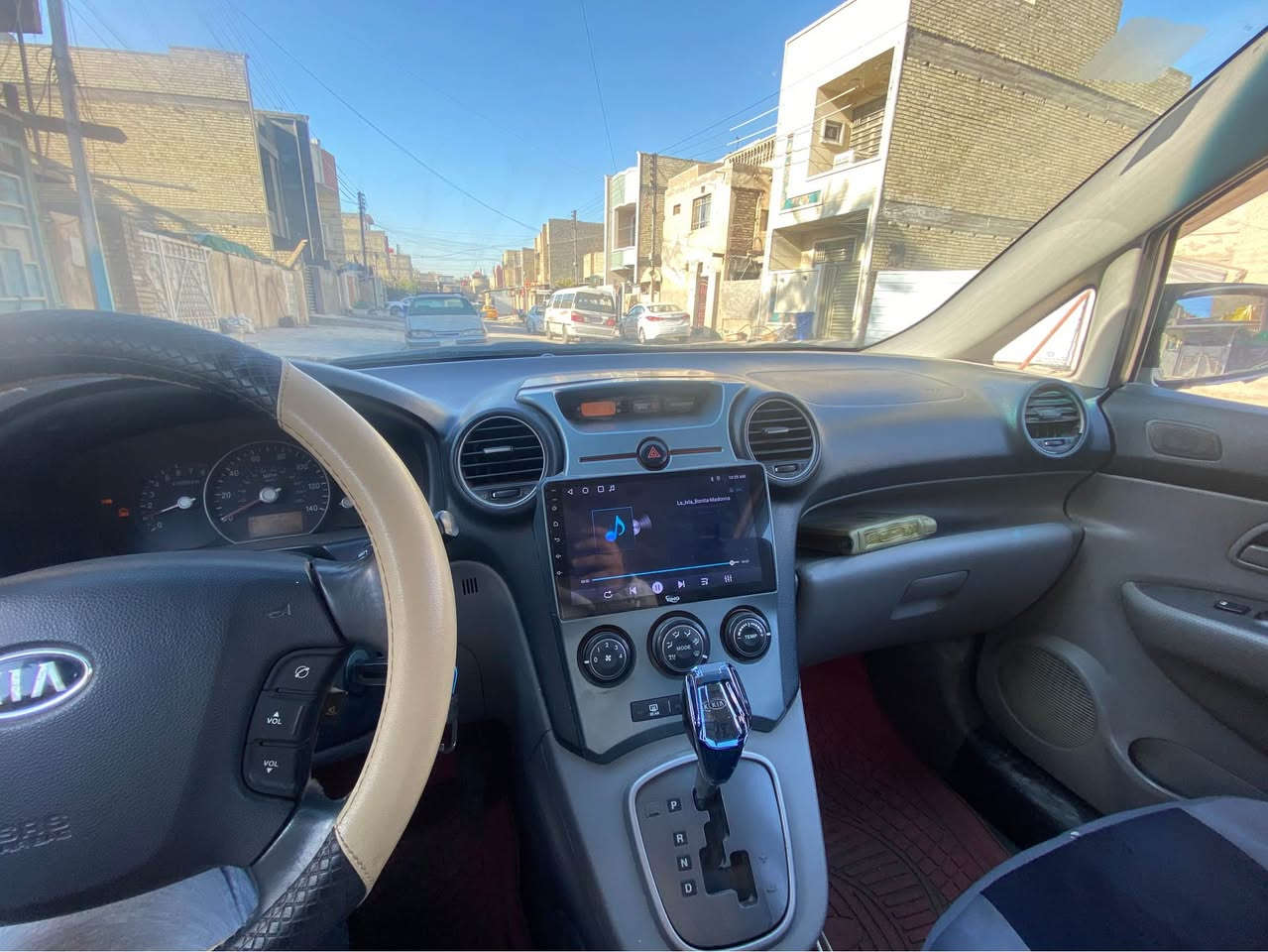 سلام عليكم
كيا راندو 2009 
سنويه ورقم وهزه جديد
شاشهتدعم كار بلاي +كامره
تبريد قطعتين امامي خلفي 

سياره مرشوشه حزام كلير (كلير فقط) عدا قماره وصندوك مكفولات 
مكينه كير تبريد مكفولات
بس صدر خلفيه يرادله تبديل
مكينه 2400 دوش
سعر ٩٨ بيهة مجال
مكاني بغداد حي اور
*********** بغداد, العراق
