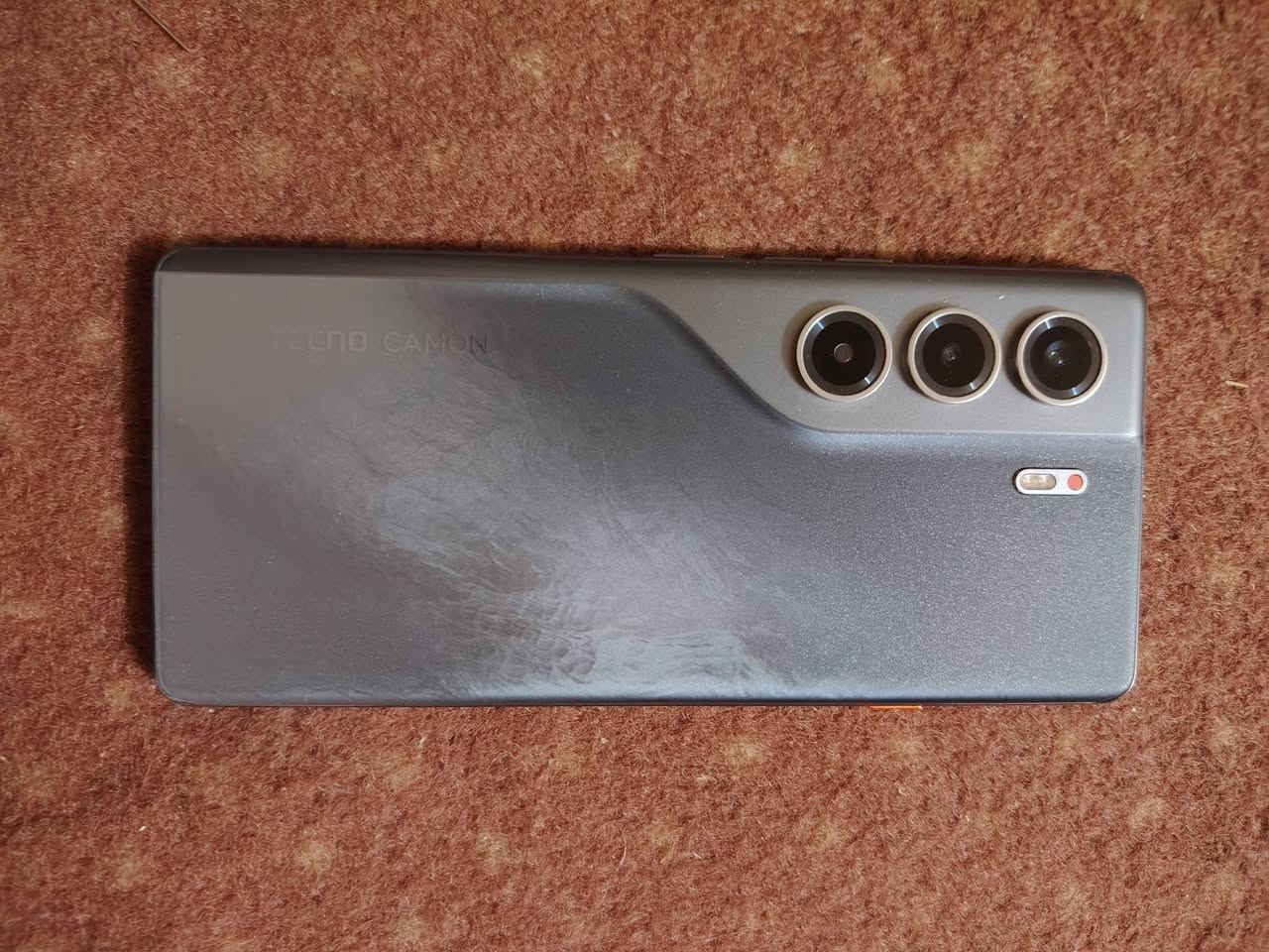 جهاز تكنو كامون 40 برو 5g
ذاكرة 256 عشوائية 12+12
صار بي شخط بكلاس الشاشة قبل شهرين 
ضمان استخدام كل شيء مابيه جهاز جيد جدا
سعر 175 
***********
***********
