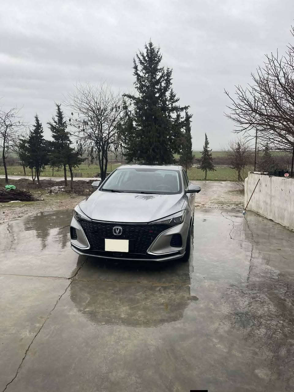 سەرەتا بە ناوی خودا
Changan eado plus 2023 Sport 
گێڕ(ئۆتۆماتیک،عادی )،  
مواسەفات: ناوسوور کوشن(جڵد،کارەبا،هیتەر،تەبرید)سوکان ڤۆلیۆم ، 360 پلە کامێرا ،ڕادار ، خەتی شەقام ، تەحدید سورعە ، 3 جۆری لێخوڕین (SPORT،Normal،Eco) برێک بەسمە Auto Hold، شەغال ، پانۆراما ،کامێرا ، ئاوێنە هیتەر و کارەبایی، عەدەسە زینۆن، تڕەکشن . زۆر مواسەفاتی تر 
سەیارەکە رەقەم بغداد 
سەنتەری تا ٢٠٢٨ تازەیە
تازە ڕۆنی گۆڕاوە 
  
***********
