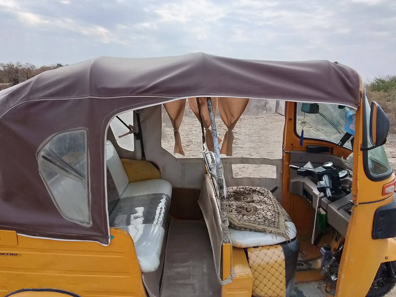 سلام عليكم تكتك للبیع موديل 18 اوراق السعر 4 ملاين 
الرقم ***********
