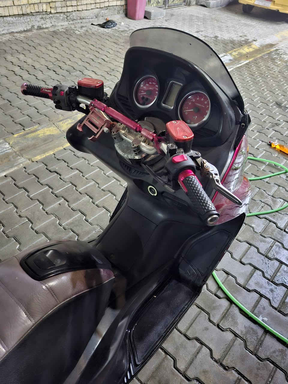 *********** مكينه مفتوحه وبيها خربطه السعر مليونين و٢٠٠
