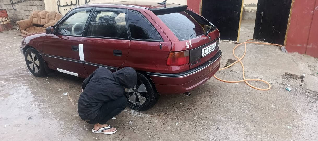 استرا حجم 16 موديل 93 مكان الموصل سياره مابيها صبغ بس دوار مصلحه محرك كير شرط طخم جديد. شاشه بيها وكامره بور قفل مركزي دبل رون أربع تكم السعر 46 ***********
