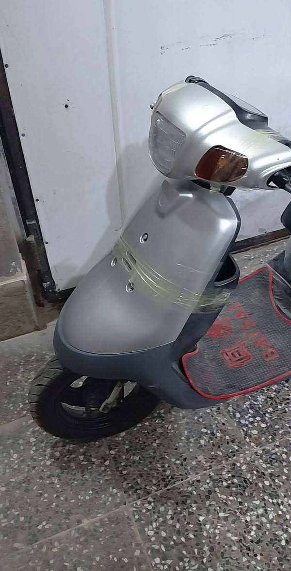 دراجه ناريه للبيع كهربائيات كله شغاله فول مكلف بنشر الاستفسار صاحب دراجه ‏‏‪0780 967 1146‬‏
