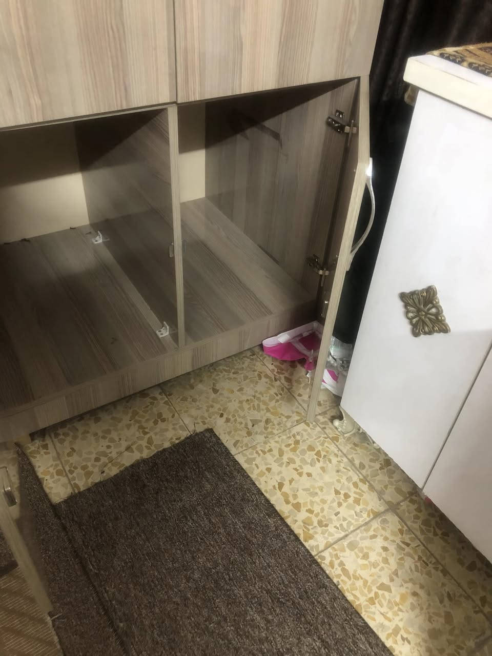 سلام عليكم كنتور للبيع جديد لاكسر بي ولا شخط يعني جديد سعره 175 مكاني كركوك *********** الشراي يتصل وتدلل
